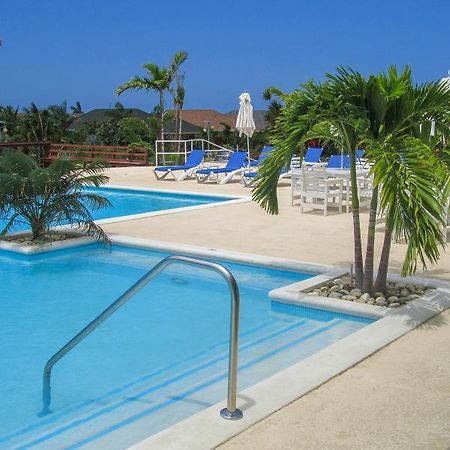 Ocho Rios Under The Palms Villa Exterior foto