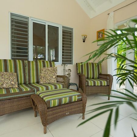 Ocho Rios Under The Palms Villa Exterior foto